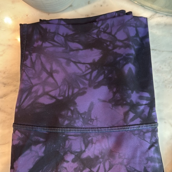 Lululemon tie dye leggings - Picture 3 of 3